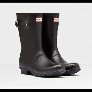 Matte black Hunter rain boots